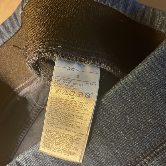 Old Navy Rockstar Jeggings - Picture 5 of 5